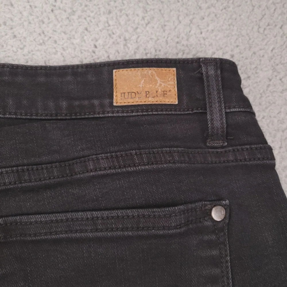 JUDY BLUE Jeans Size 15/32 Skinny Leopard Patch Distressed Black Denim